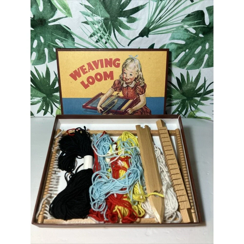 Retro Range Toys & Games Weaving Loom.  1955 era. Great Britain. 2012